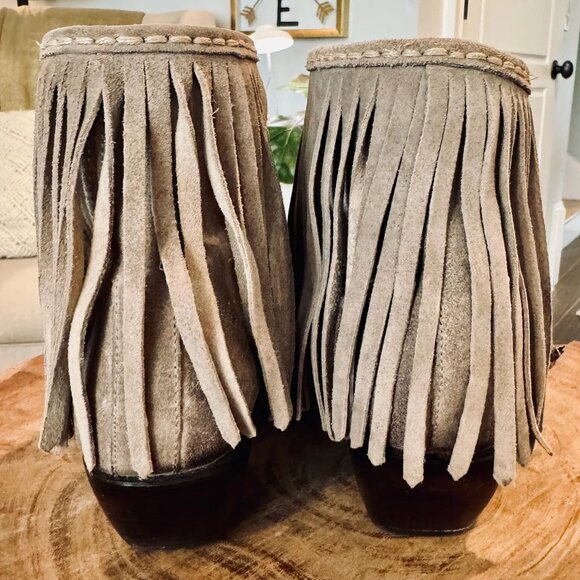 Frye Sacha Fringe Suede Boho Ankle Boots Tan - Women's Size 7 - Picture 3 of 5